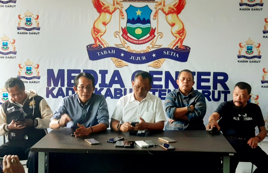 Pengurus Kadin Kabupaten Garut Gelar Konferensi Pers, H. Ir  Rajab Prilyadi : Tidak Ada Rekonsiliasi dan Apa Dasar Mereka Mengadakan Mukab?