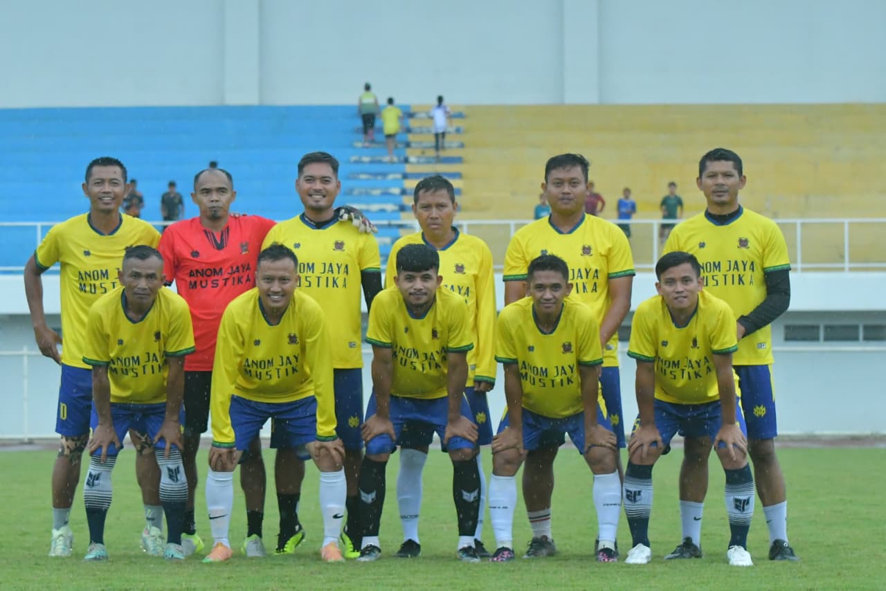 Kerap Tumbangkan Klub Lokal di Daerah, Selebrasi Semangat Laga Persahabatan Kalasadat FC Bagai Panggung Performa Bakat Muda dan Remako