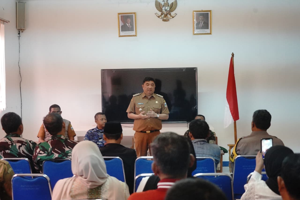 Tindak Lanjuti Keluhan Warga, Bupati Garut Evaluasi Pengelolaan Wisata Pantai Santolo