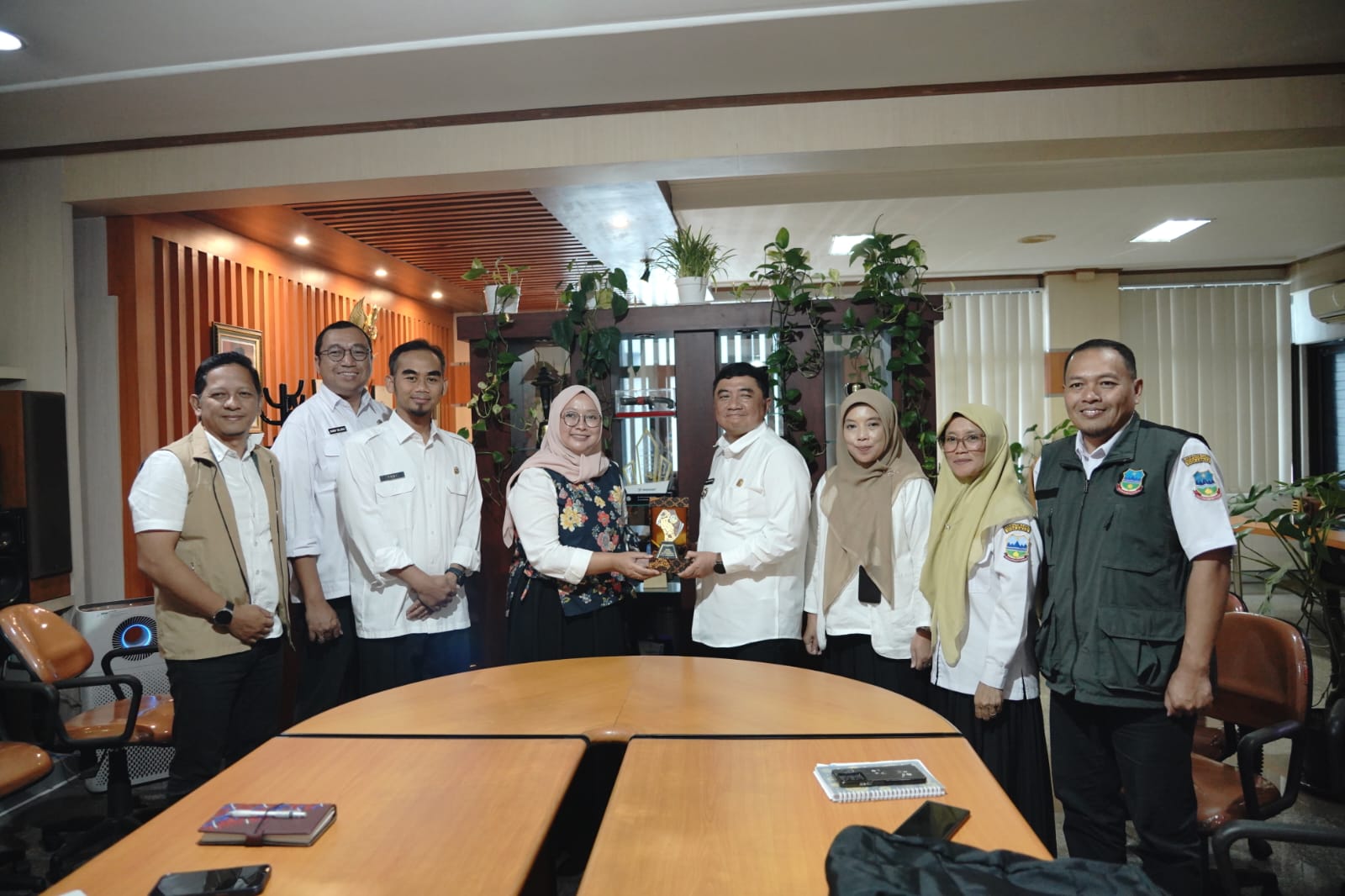 Bahas Pembangunan Pelabuhan Cilautereun, Bupati Garut Temui DKP Provinsi Jawa Barat
