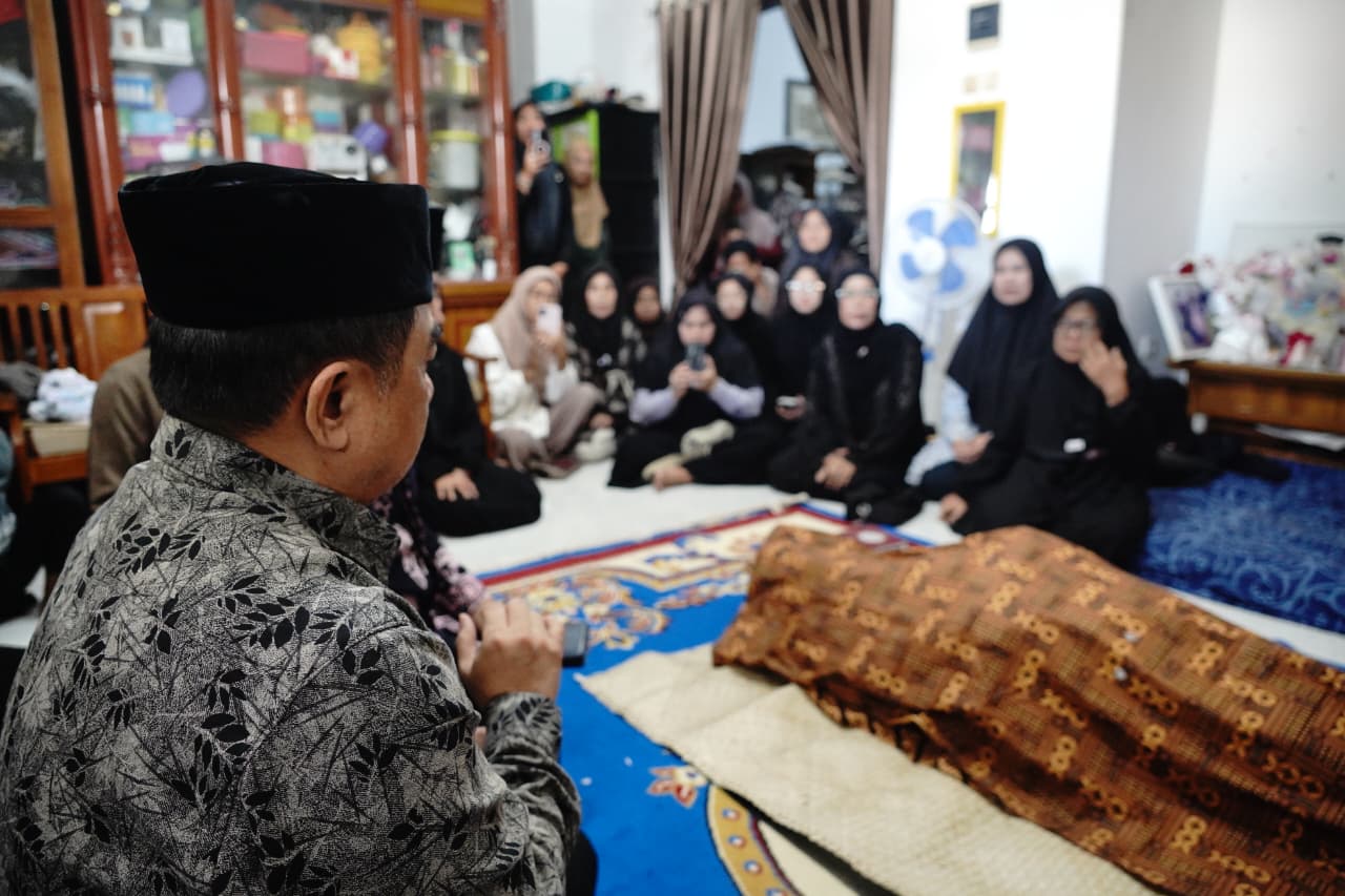 Bupati Garut Sampaikan Duka Mendalam atas Wafatnya Sekmat Pakenjeng