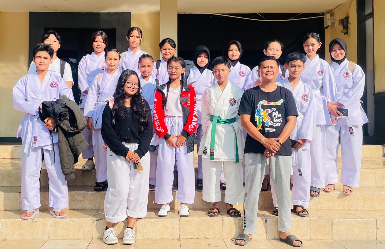 16 Karateka Dojo Cibatu Ikut Ujian Kenaikan Tingkat (UKT) di Mapolres Garut