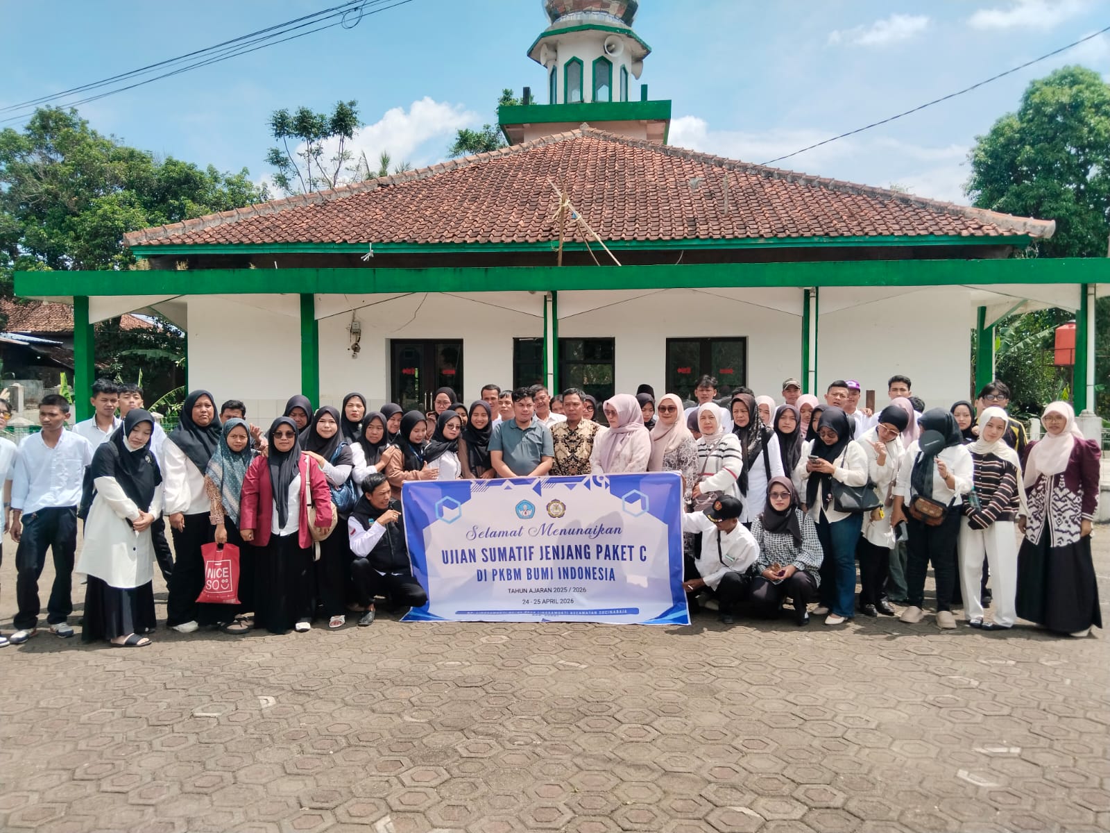 136 Siswa PKBM Bumi Indonesia di Garut Sukses Gelar Ujian Pendidikan Kesetaraan Paket C