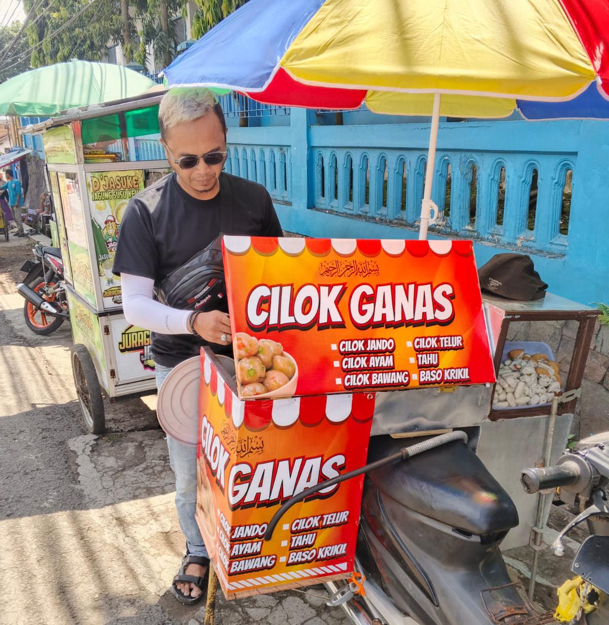 Keren! Pengelola Vasco Mini Soccer di Cibatu Ini Rintis dan Kembangkan Usaha Cilok "Ganas"