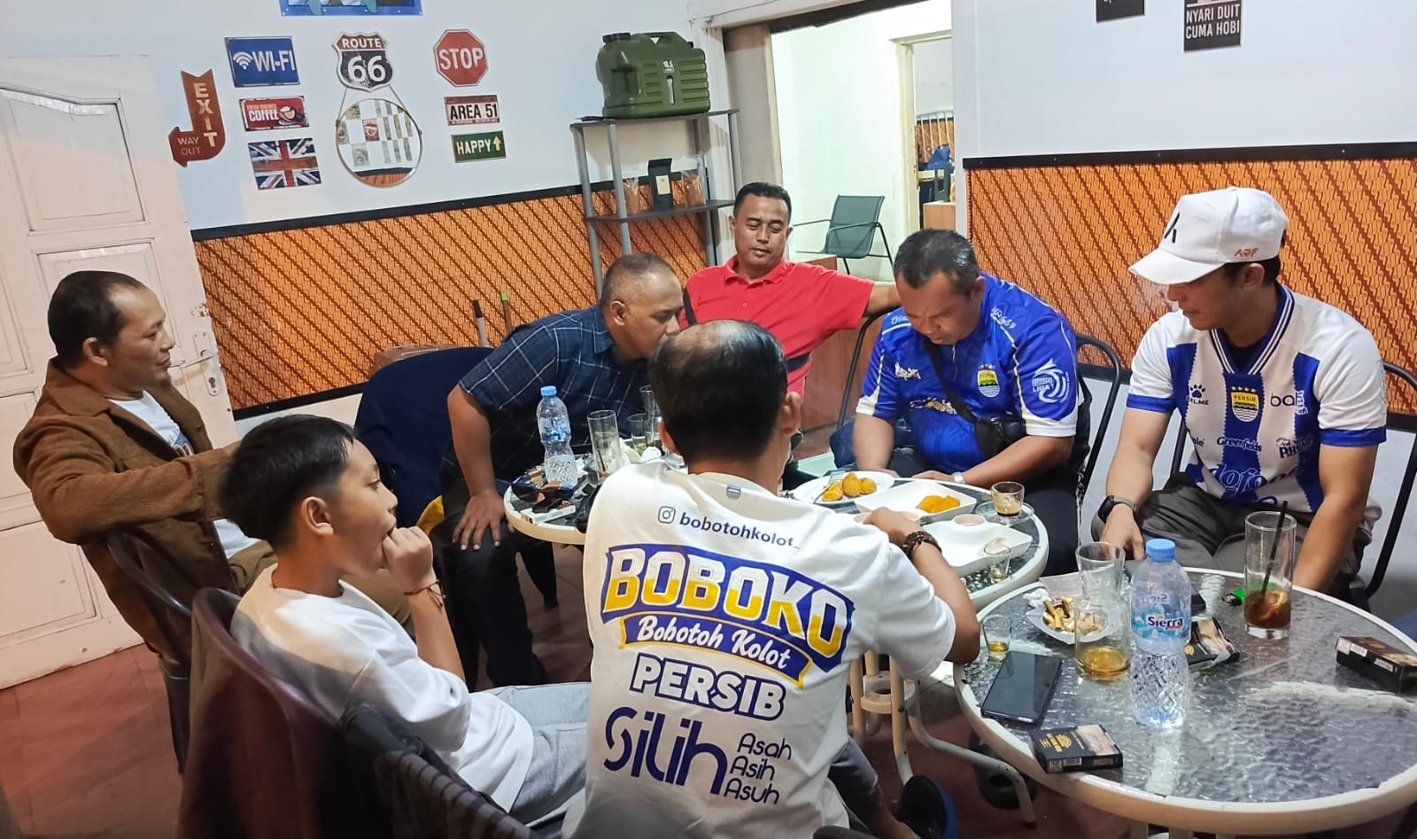 Rekrut Bobotoh Berusia Medium, Boboko Distrik Garut Gelar Rakor Persiapan Calon Pengurus di Cafe Bumi Kopi