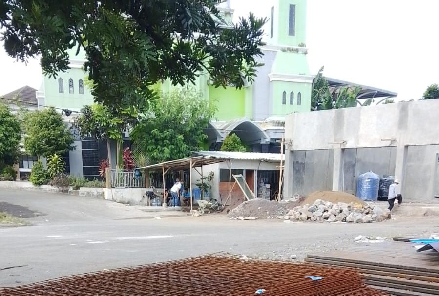Miris! Bangunan KDMP Labrak Estetika Kawasan Islamic Center, Mantan Anggota DPRD dan Aktivis Garut : Ini Sudah Keterlaluan