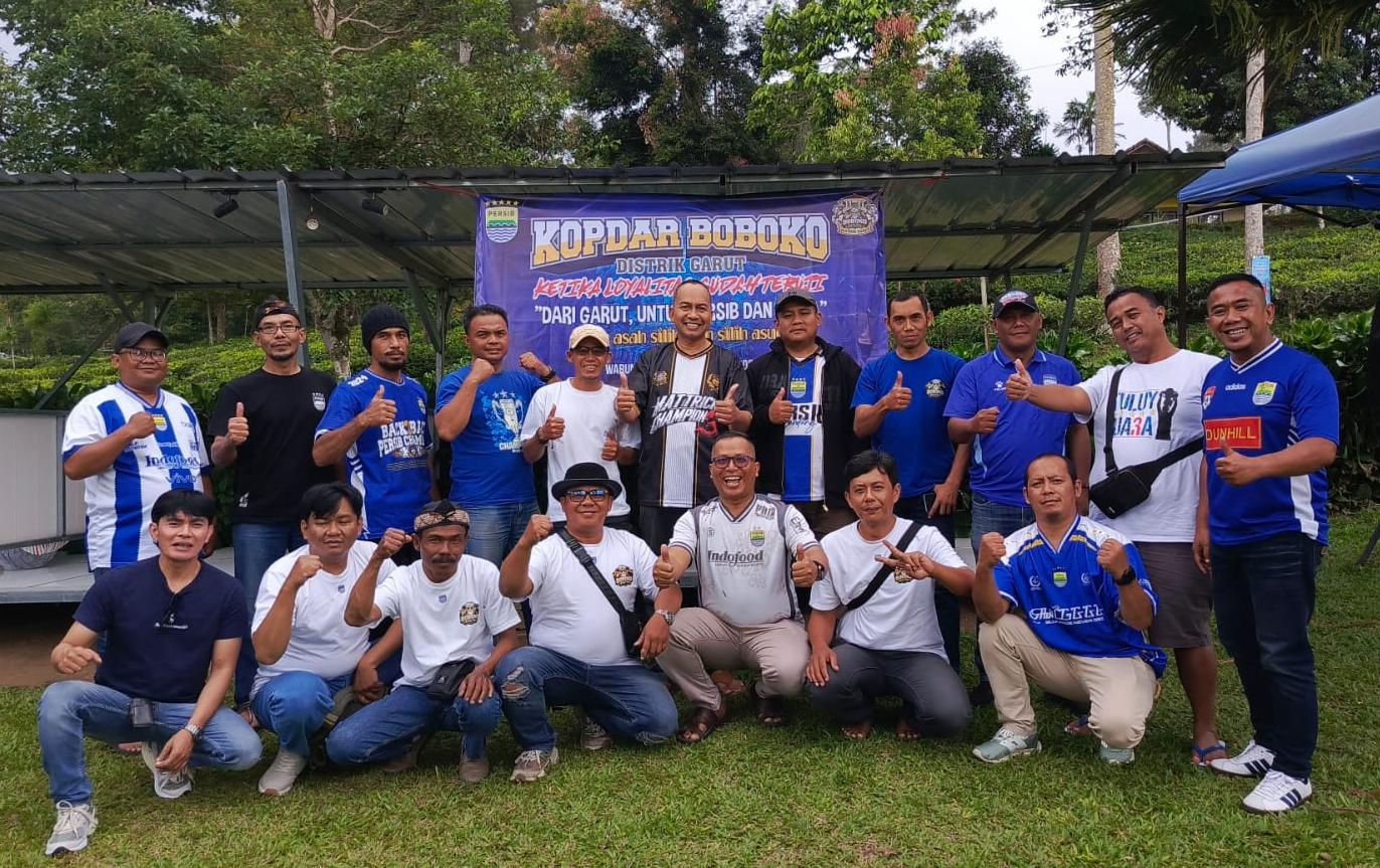 Terpilih Secara Aklamasi, Roni Faisal Adam Pimpin Paguyuban Bobotoh Kolot Distrik Garut