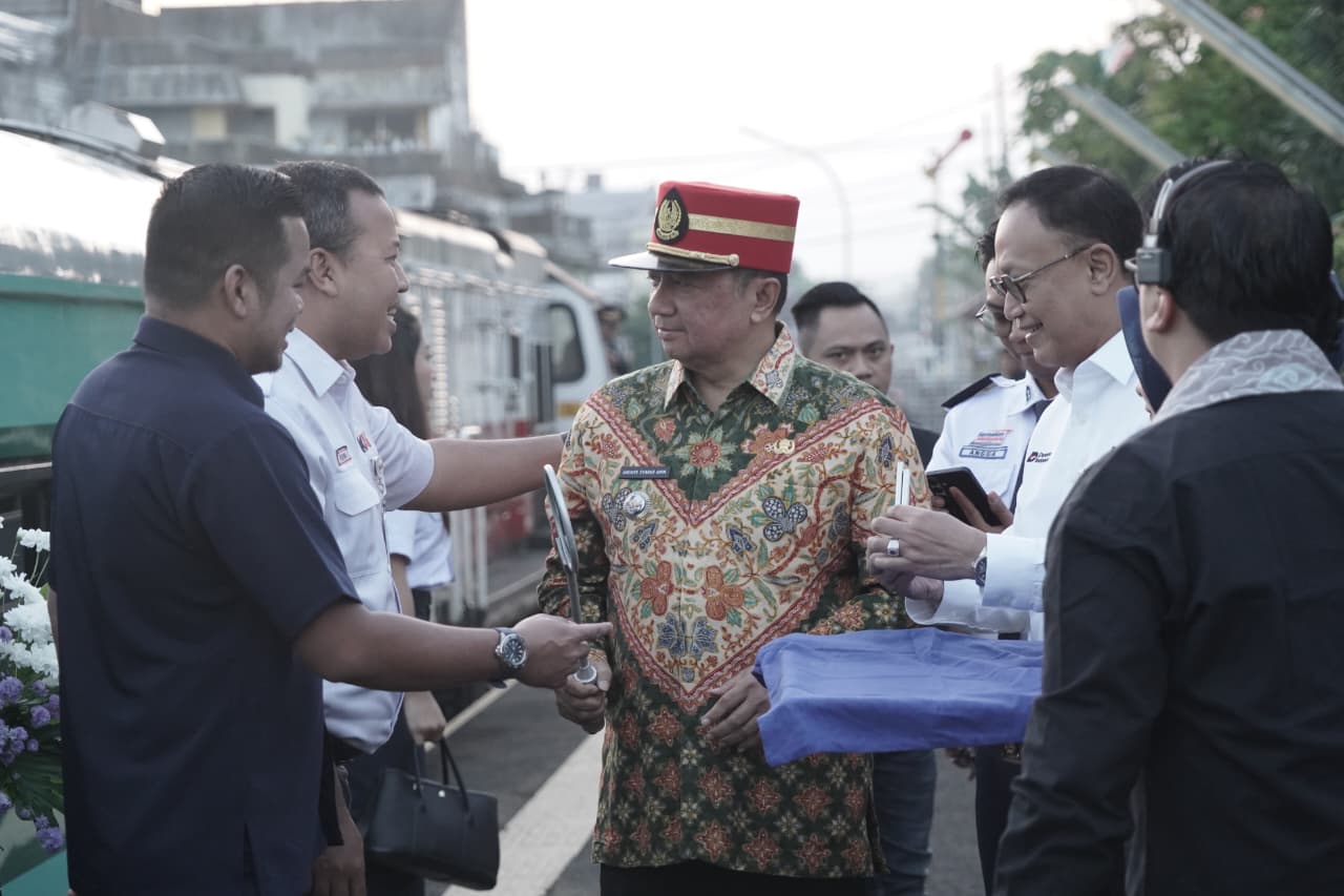 Permudah Distribusi, Angkutan Kereta Api Cikuray Layani Petani dan Pedagang