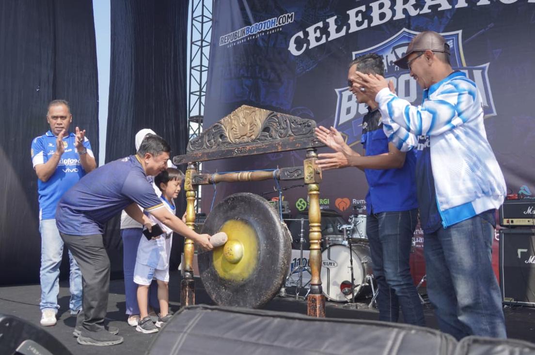 Hadiri Acara "Celebration Bobotoh for Humanity", Bupati Garut : Dorong Kepedulian Sosial dan Penguatan UMKM