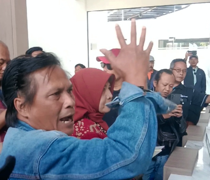 Belasan Siswa Domisili Samping Sekolah Tak Lolos SPMB, Warga Pertanyakan Penahanan Berkas di SMP Negeri 1 Garut