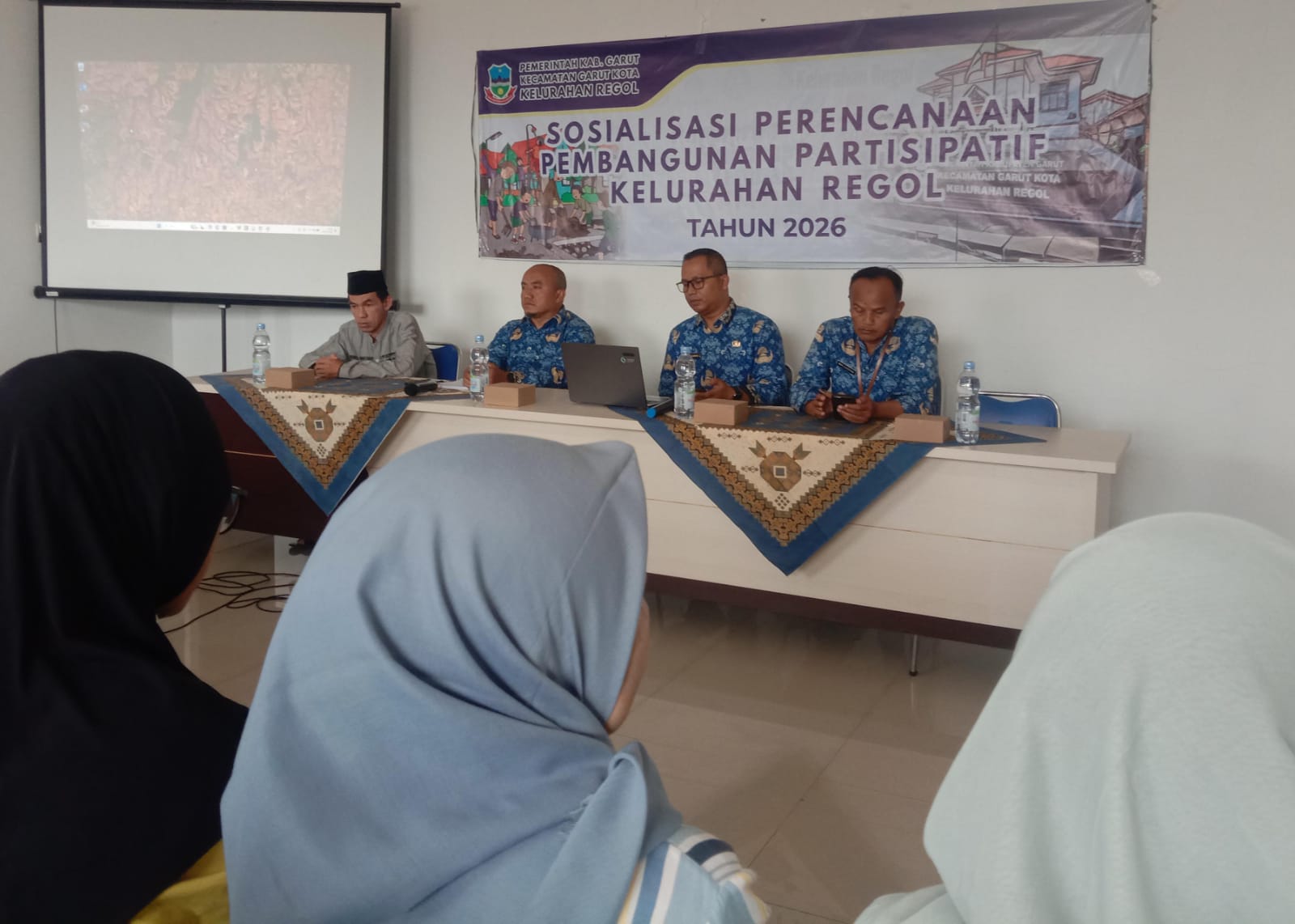Pemerintah Kelurahan Regol Gelar Sosialisasi Pembangunan Partisipatif, Ini Penjelasan Bappeda Garut Kaitan Anggaran