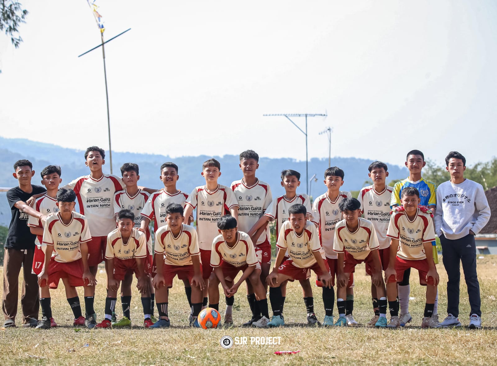 SMPN 2 Kersamanah Garut Raih Juara 3 Liga Desa U-16, Revan Muhammad Ridwan Sabet Pemain Terbaik