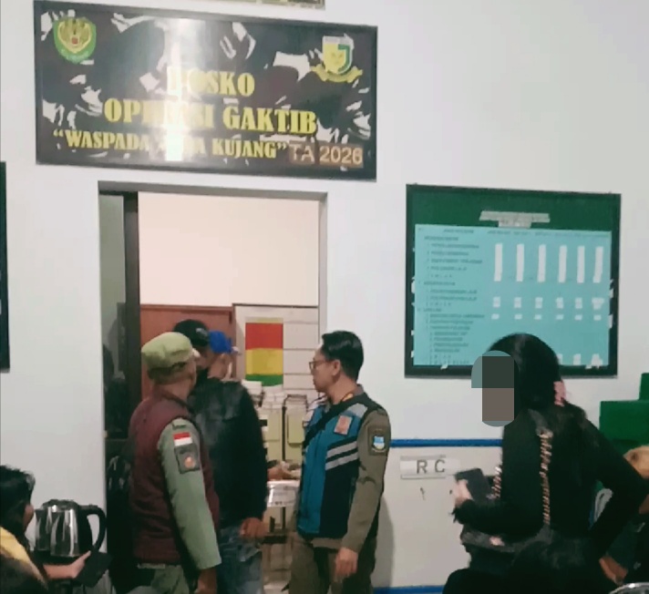 Pelajar Terjaring Tim Razia Gabungan Sedang Asik Pesta Miras Oplosan di Kos-kosan