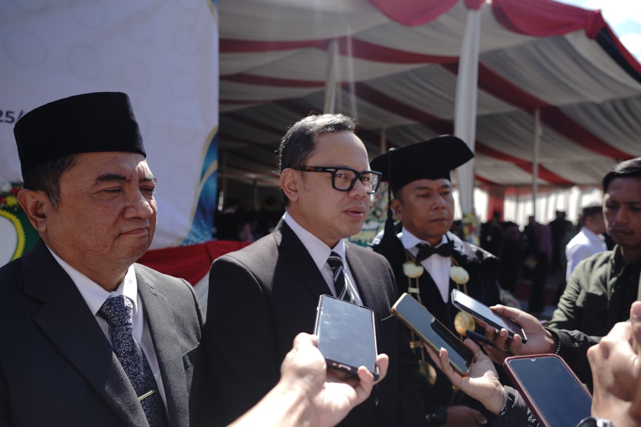 Wisuda UNIGA ke-XLIV, Bupati Garut Ajak Lulusan Jadi SDM Berakhlak, Mandiri, dan Kompeten