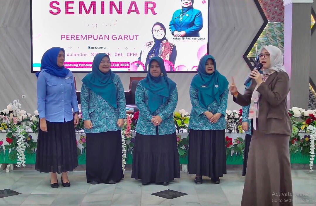 Seminar PKK Garut Perkuat Perempuan Bangun Keluarga Tangguh