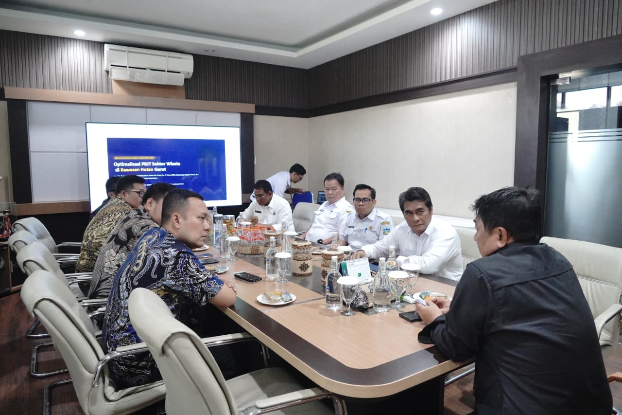 Bupati Garut Bahas Pengembangan TWA Papandayan Bersama PT Asri Indah Lestari