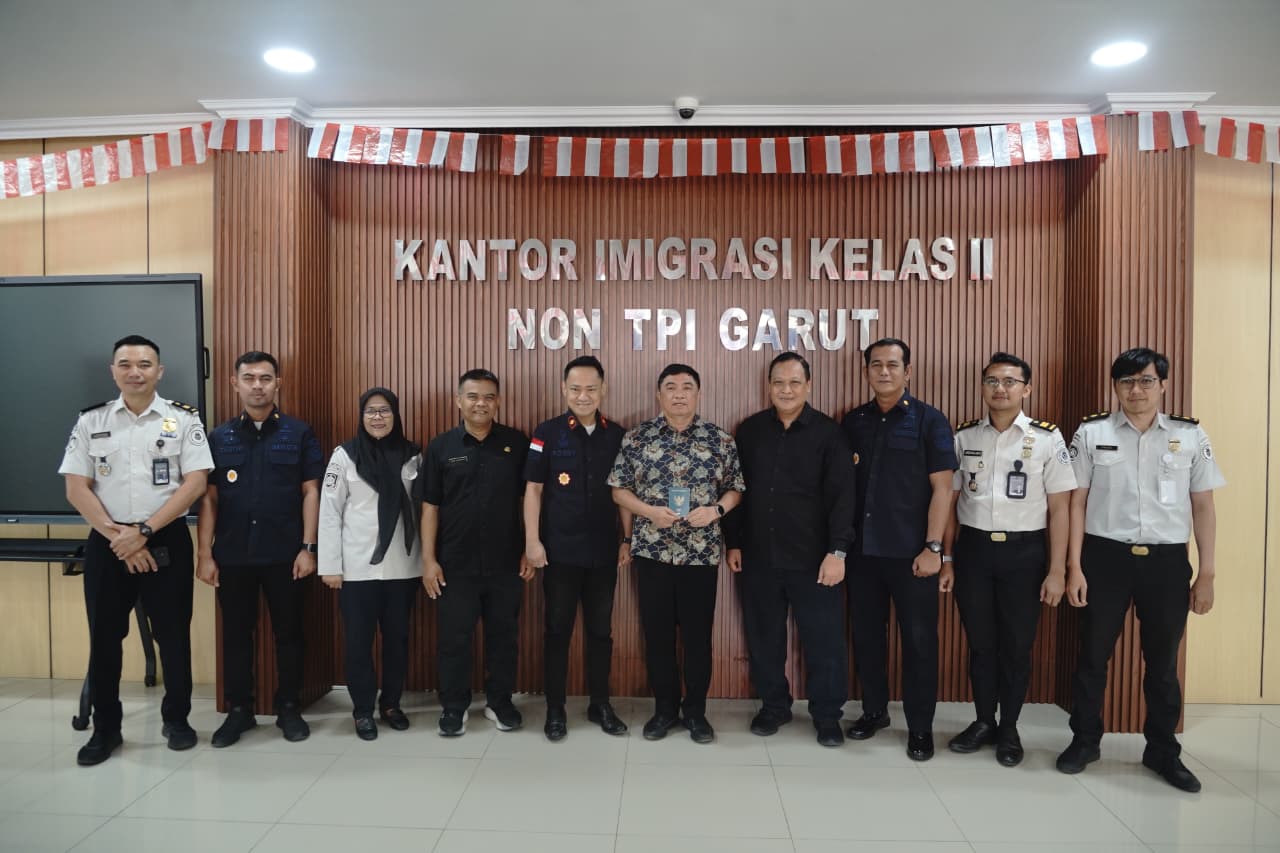 Bupati Garut Apresiasi Pelayanan Cepat dan Ramah di Kantor Imigrasi Garut