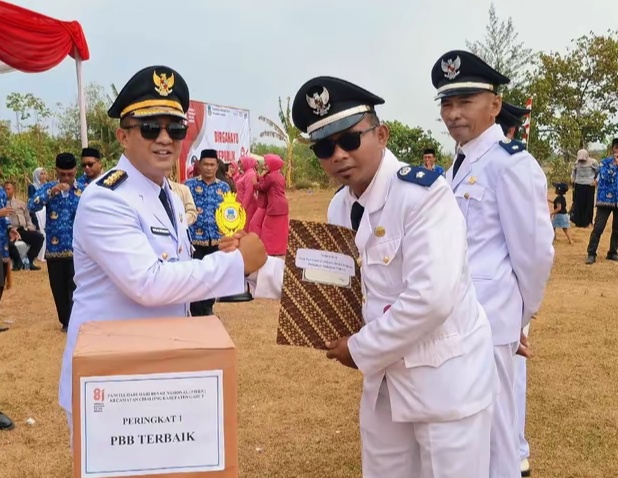 Ragam Penghargaan Diberikan Camat Cibalong Garut dalam Momentum HUT Ke 81 Republik Indonesia