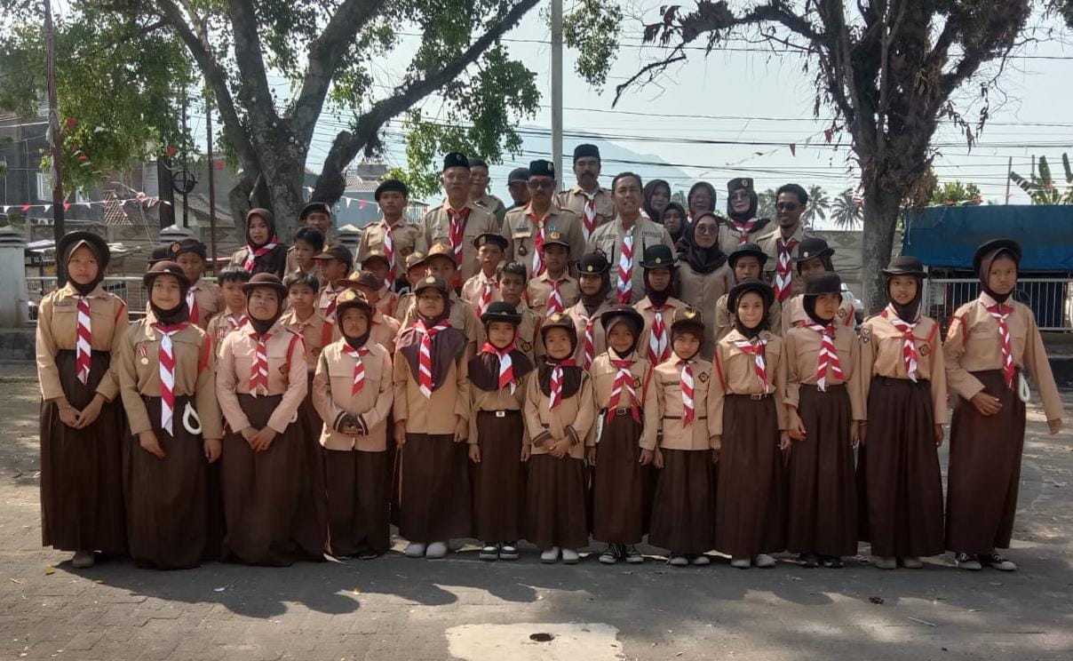 Sambut HUT Pramuka ke-65 Tingkat Kwarran, Camat Tarogong Kaler Tumbuhkan Nilai Positif Kepramukaan