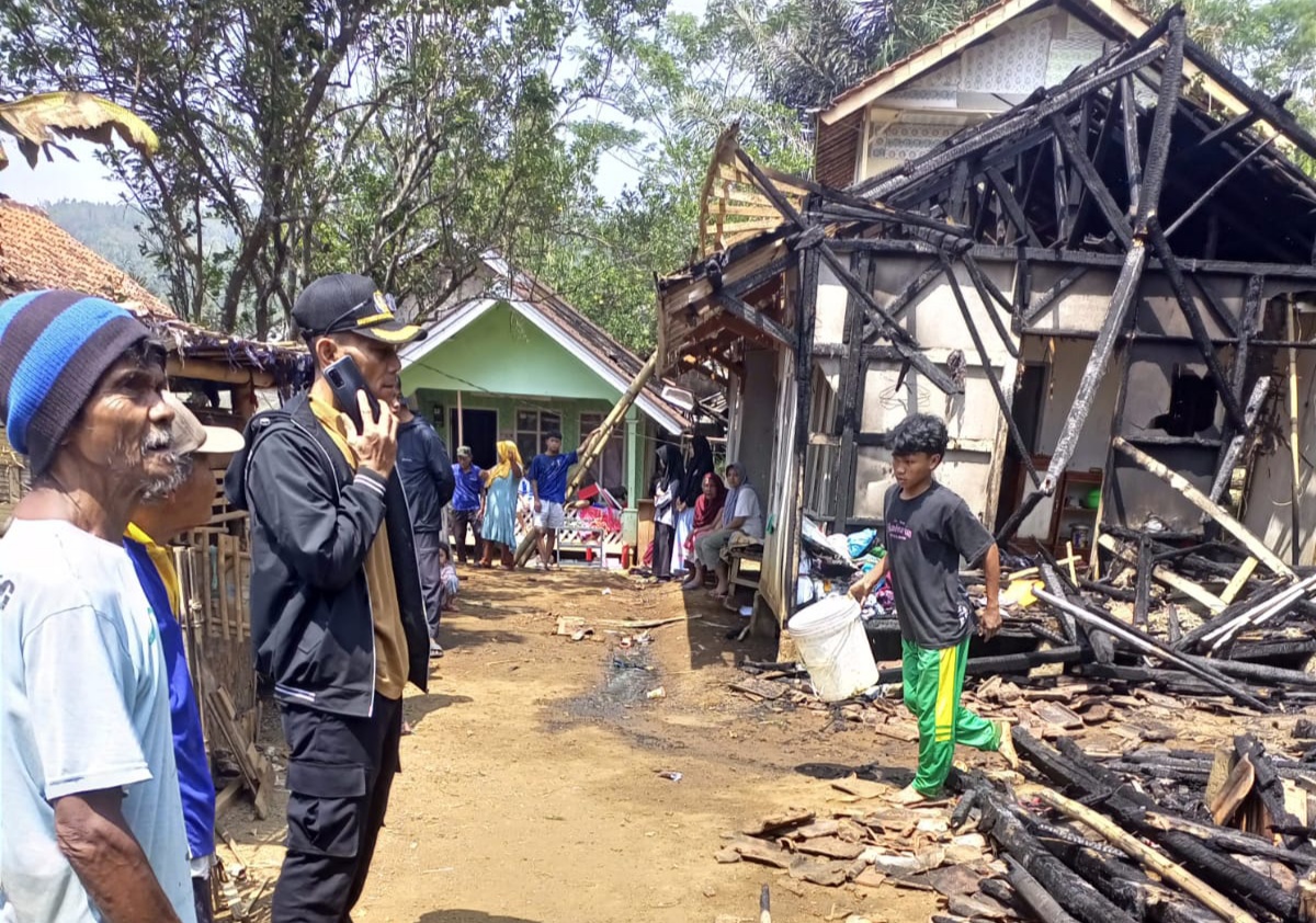 Rumah Lansia Warga Banjarwangi Hangus Terbakar, Berharap Segera Dapat Bantuan Pemkab Garut
