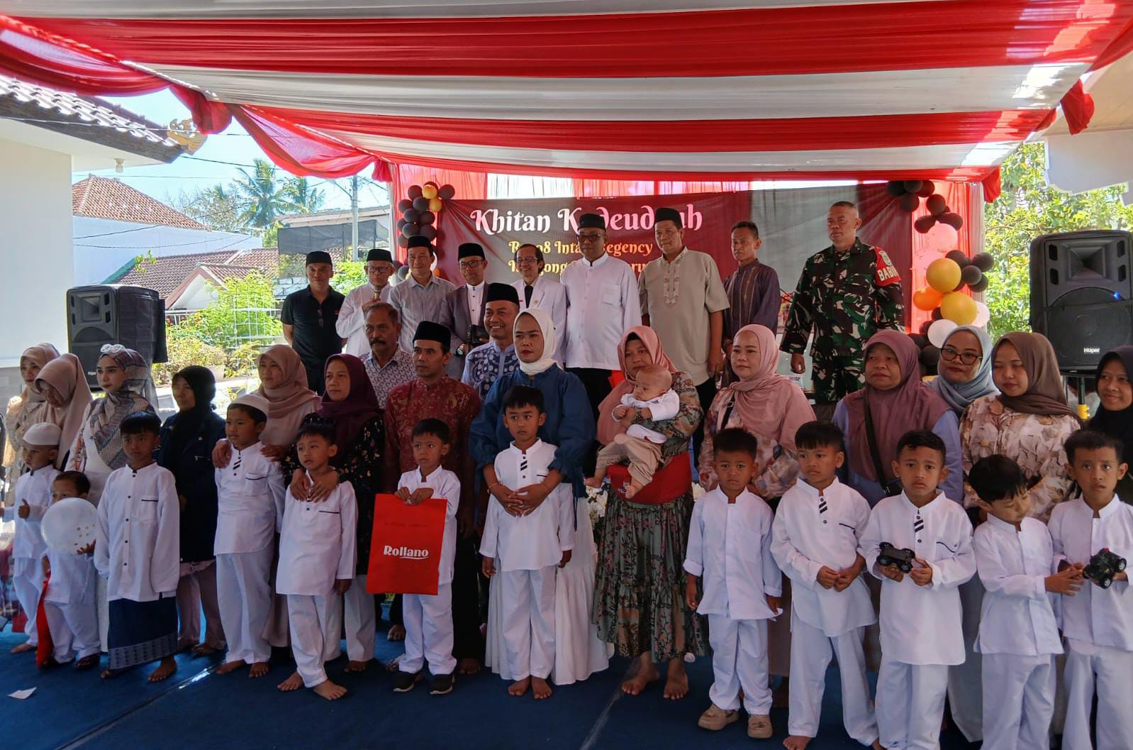 Peringati HUT Ke-81 RI dan Maulid Nabi Muhammad SAW, Pengurus RW08 Intan Regency Tarogong Kidul Gelar Khitanan Massal