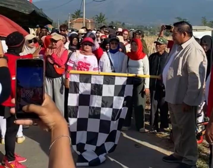 Semarak Kemerdekaan, Ribuan Warga Karangpawitan Ikut Lomba Jalan Sehat PT. Timas Merak