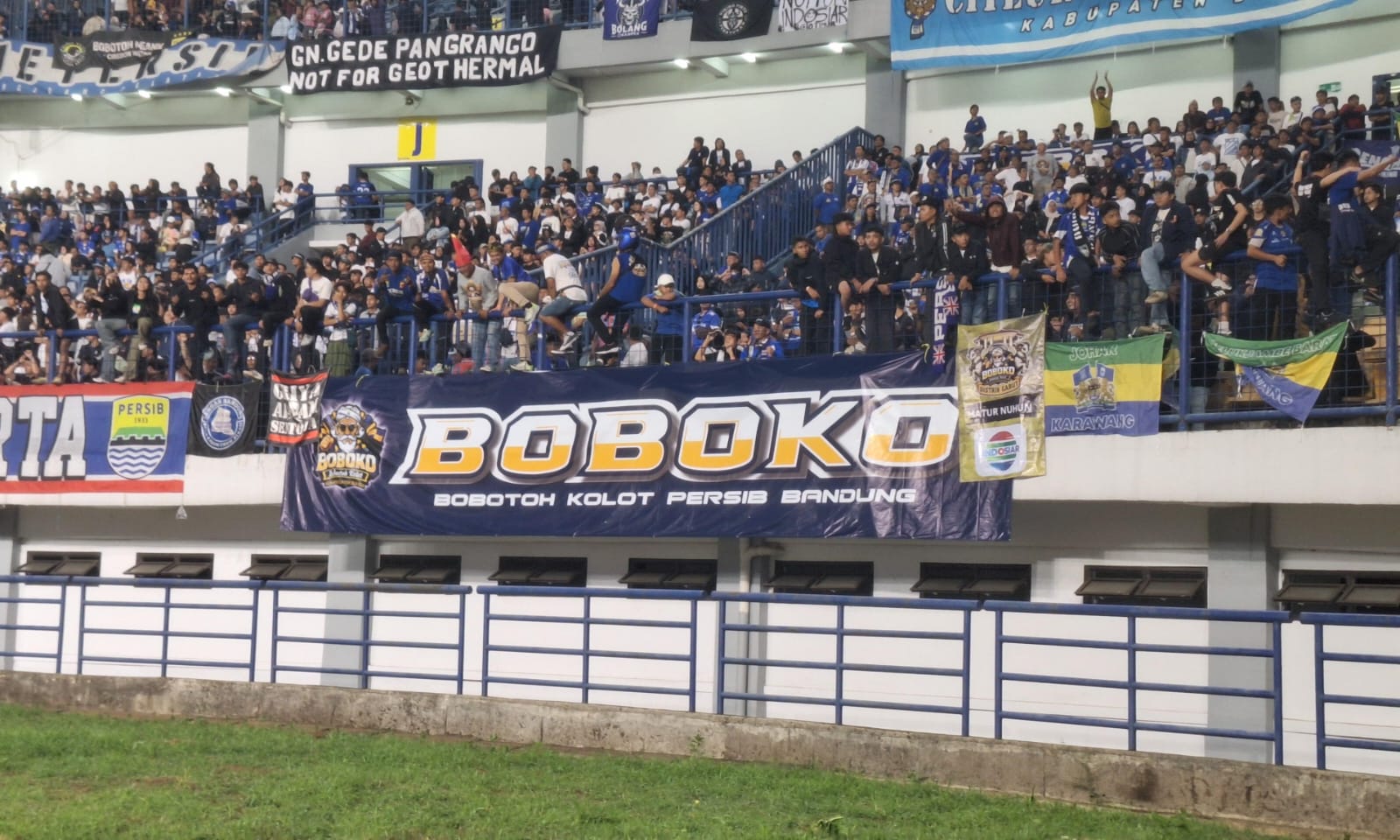 Mengawali Kiprah di Super League 2026/2027, Bobotoh Kolot Distrik Garut Dukung Persib ke GBLA