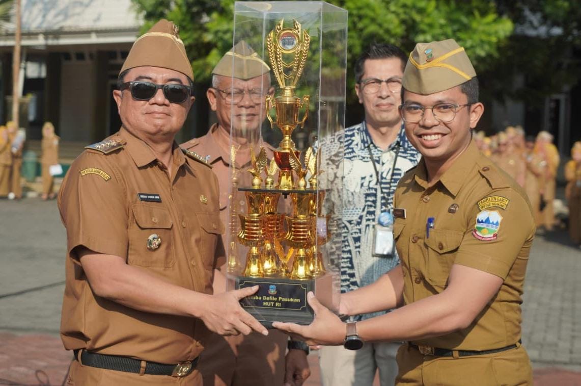 Tim Setda Garut Juara Piala Bergilir Lomba Karnaval HUT Ke-81 Kemerdekaan RI