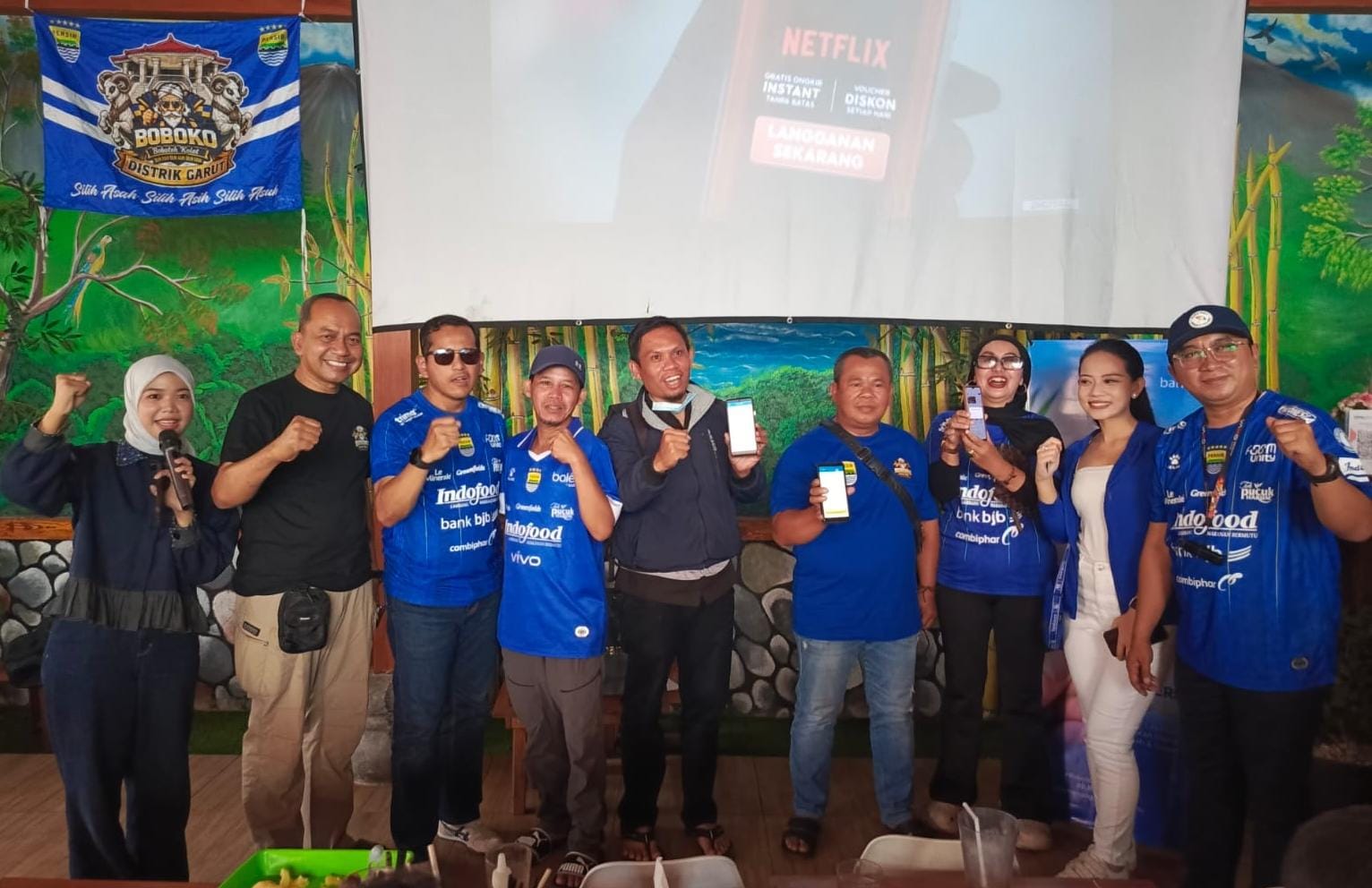Laga Sarat Gengsi, Bobotoh Kolot Garut dan Bank Bjb Gelar Nobar di RM. Mie Ayam Coet