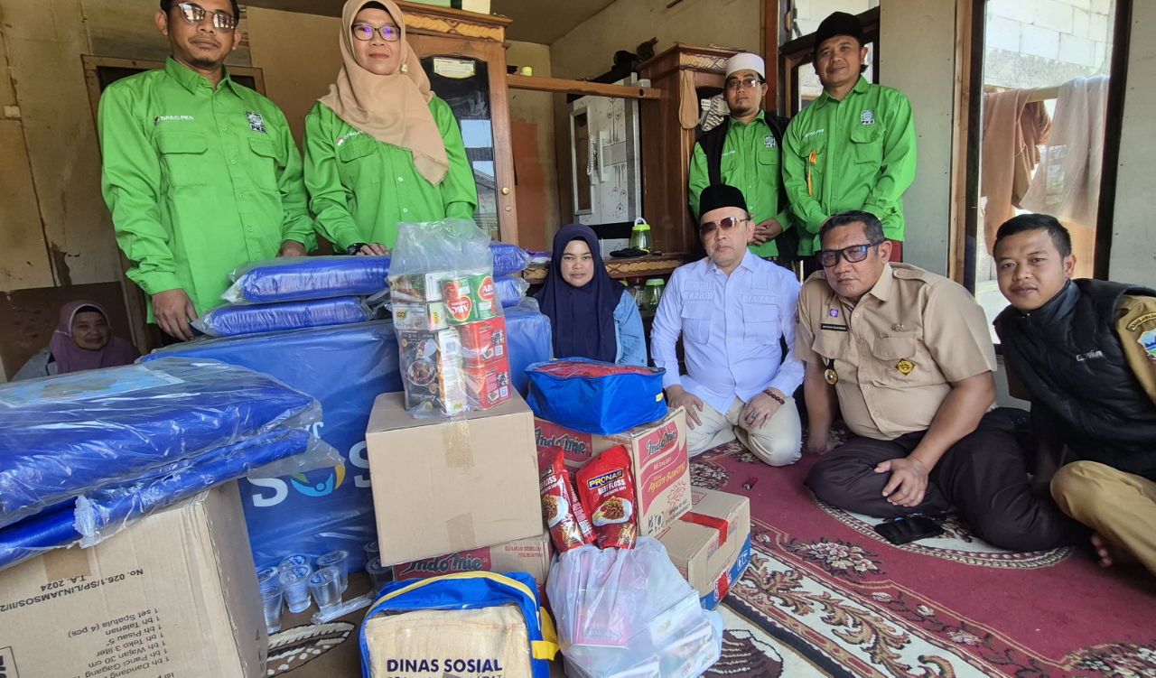 Temui Keluarga Korban Kebakaran di Cigedug Garut, Anggota DPRD Jabar Fraksi PKB Berikan Santunan
