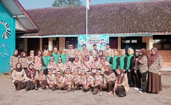 Kunjungan PDGI Kab Garut ke SDN Cikajang 2 Dalam Rangka Hari Kesehatan Gigi dan Mulut