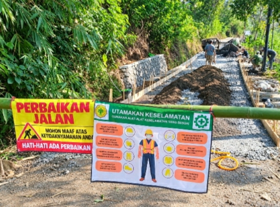 Rekonstruksi Jalan Dangdeur Golangsing Senilai Rp297 Juta Dikerjakan, Camat dan LPM Desa Mekarjaya Sambut Baik