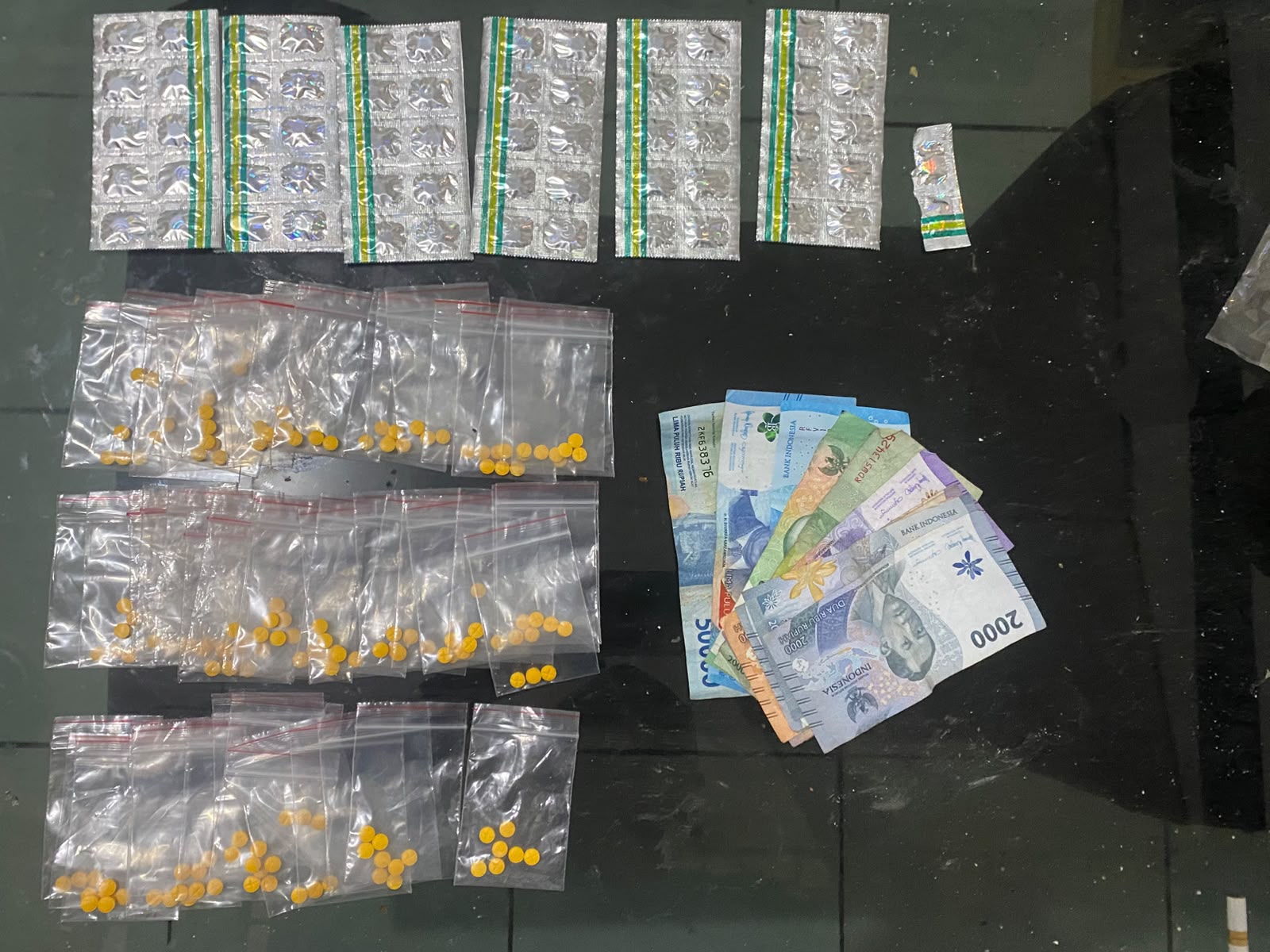 Polisi Amankan Terduga Penjual Obat Keras Tertentu di Malangbong, Ratusan Butir Obat Disita